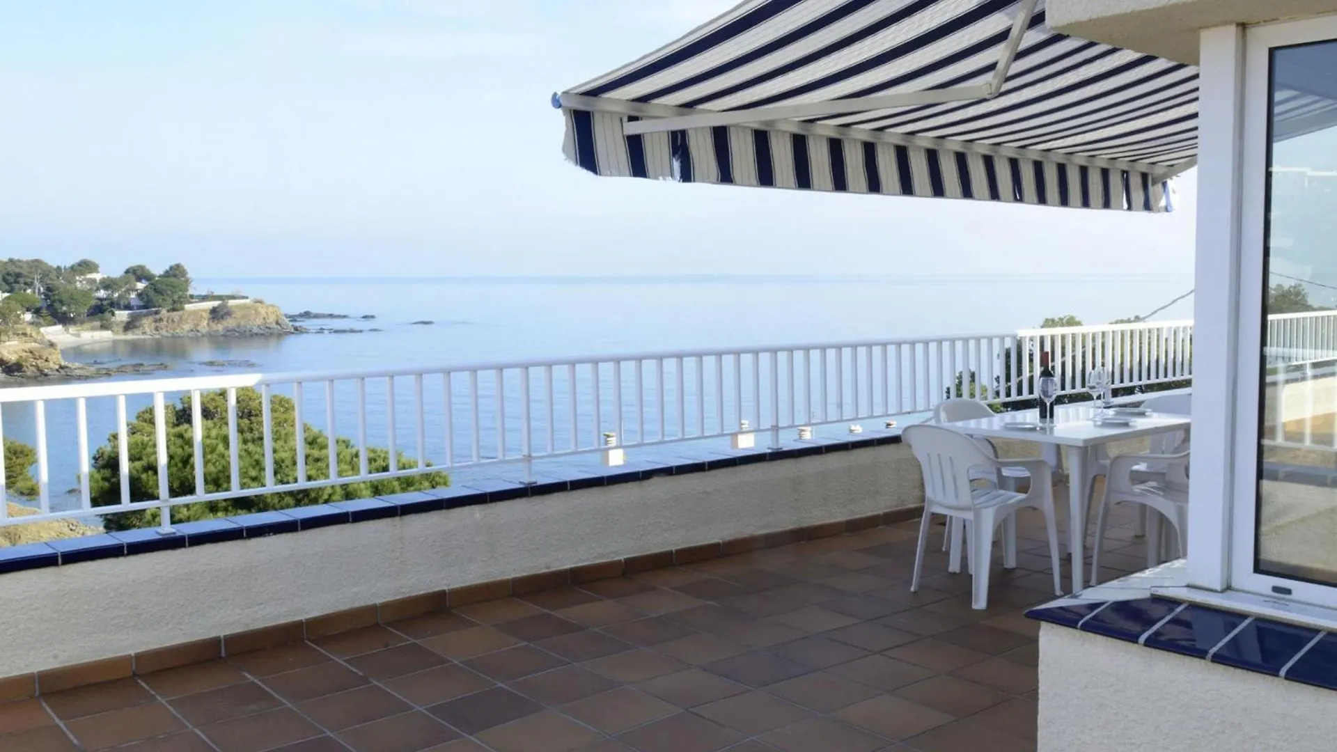Ferienwohnung Vinya Farella 5 - Fantastico Atico Con Gran Terraza, Vista Al Mar, Garaje, Satelite Y Wifi. - Es-228-16 Llança 0*,  Spanien